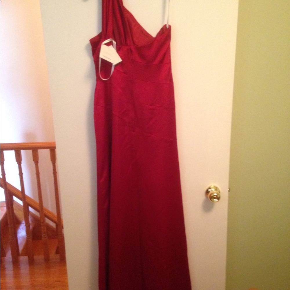Dress - Picture 3 of 3